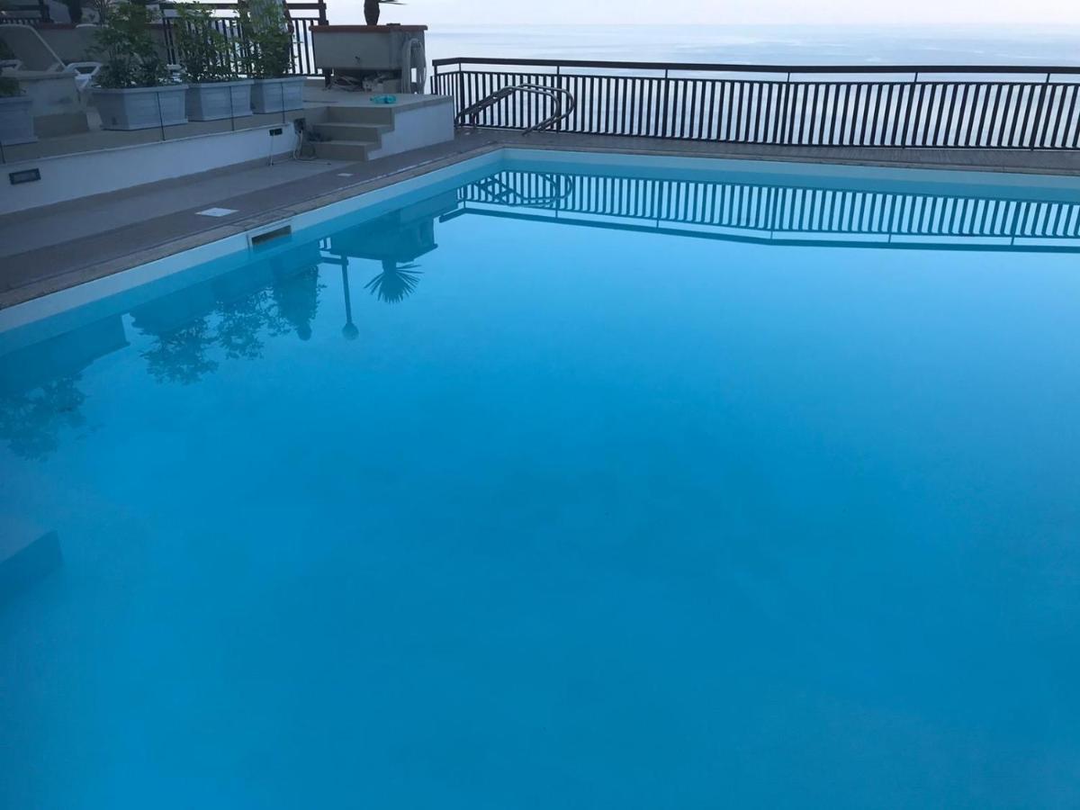 Taormina Panoramic Seaview Apartment Buitenkant foto